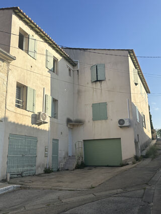  Immeuble à vendre 15 + pièces 423 m²