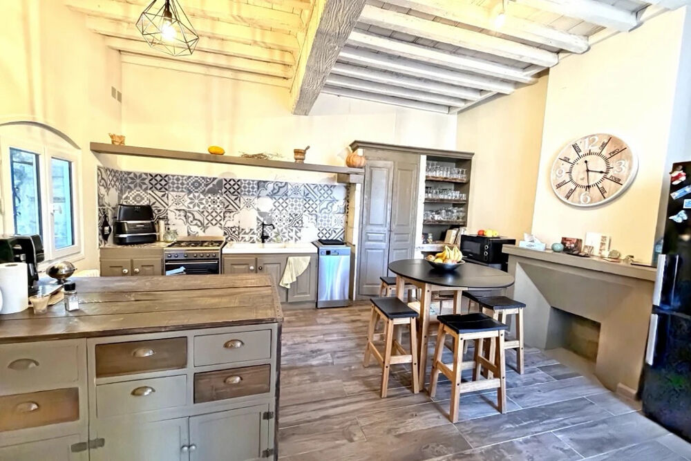 Vente Maison Une maison de pierre, des volumes et une douceur de vivre au cœur de la ville Tarascon