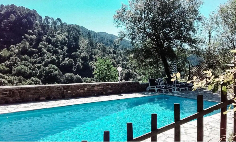 Propriété Exceptionnelle de 7 hectares en Cévennes avec forêt, jardin paysagé, piscine et bord de rivière