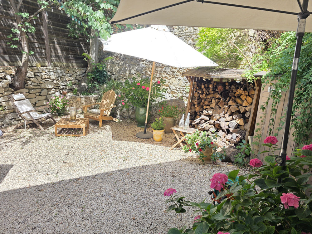 Vente Maison Chaleureuse Maison de Ville avec jardin terrasses et garage Nimes
