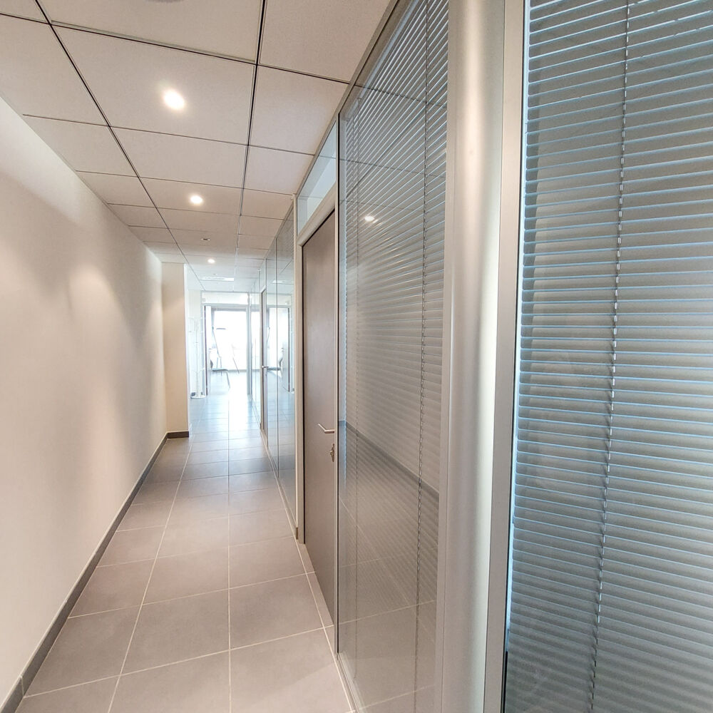   L'Axiome à Nîmes : 110 m2 de bureaux récents entièrement équipés Nimes
