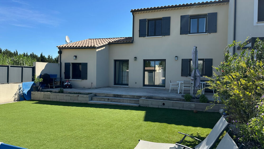 Villa récente 3 chambres avec terrasse et carport
