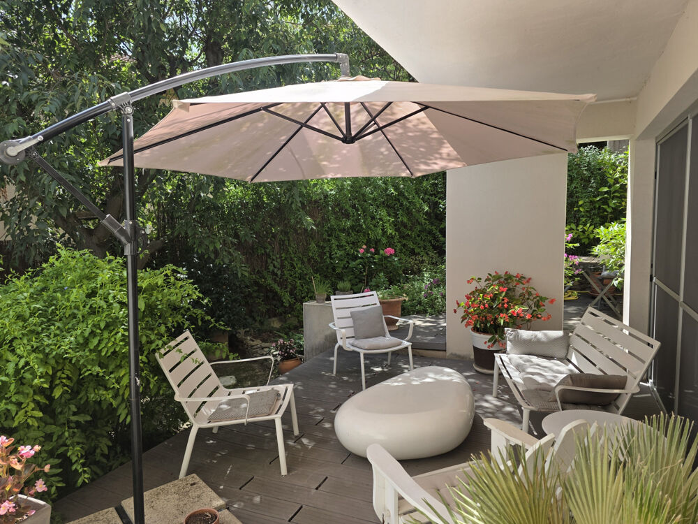Vente Maison Chaleureuse Maison de Ville avec jardin terrasses et garage Nimes