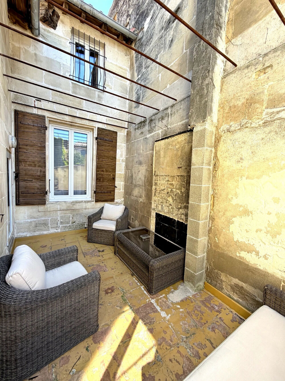 Vente Maison Une maison de pierre, des volumes et une douceur de vivre au cœur de la ville Tarascon