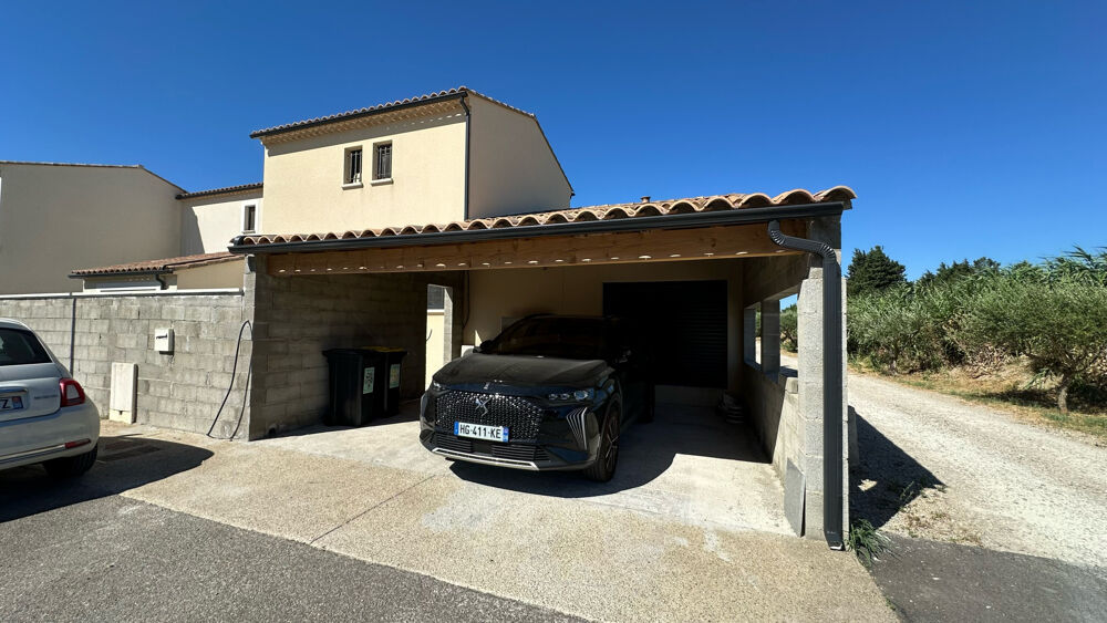 Villa récente 3 chambres avec terrasse et carport