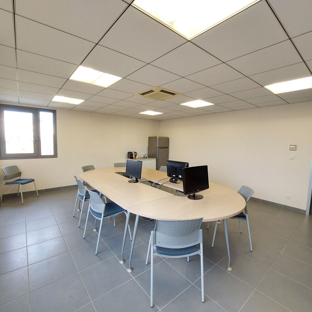   L'Axiome à Nîmes : 110 m2 de bureaux récents entièrement équipés Nimes