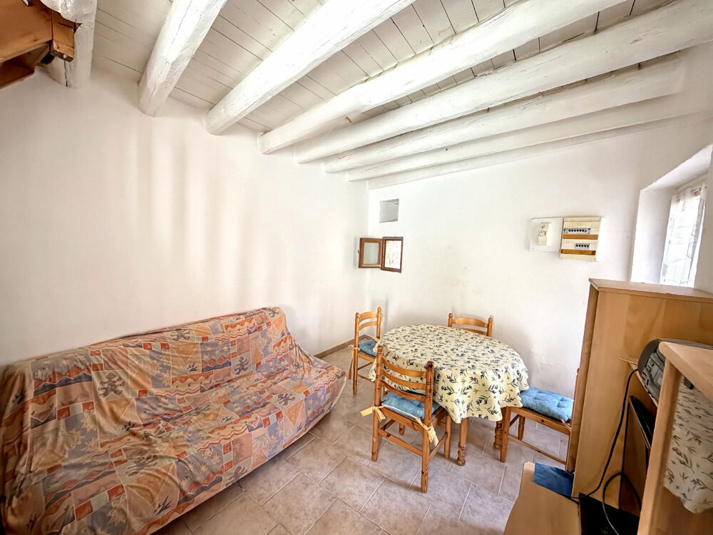 Maison de village pleine dauthenticité au coeur du village