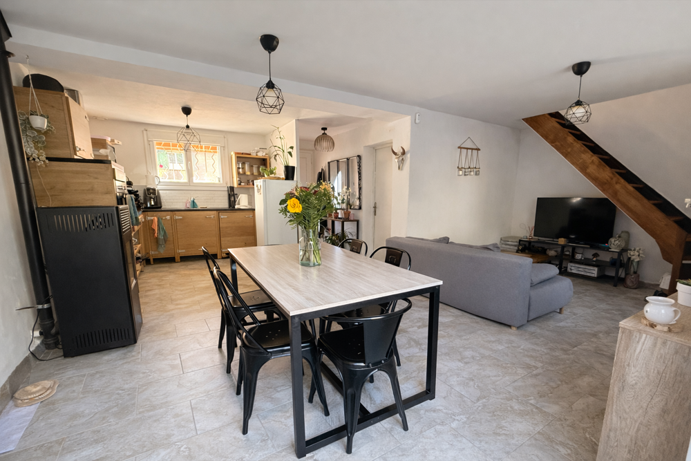 Maison de type 4 d'une superficie de 74 m2 avec garage sur une parcelle de 240 m2