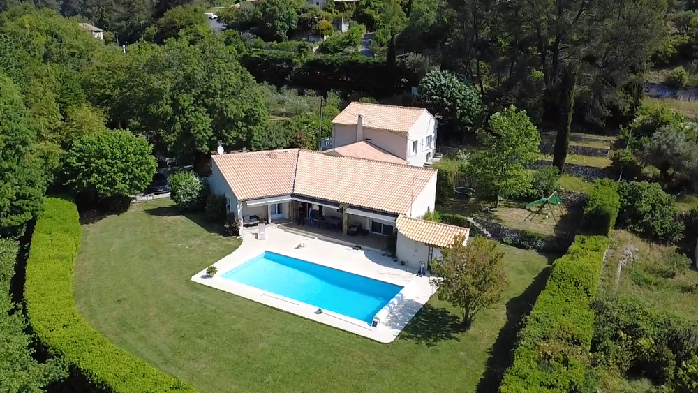 Vente Maison Maison avec dépendance, garages, atelier, piscine sur une parcelle de 7559 m2 Sollies toucas