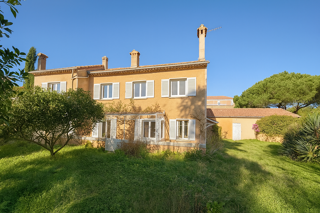  Maison à vendre 11 pièces 241 m²