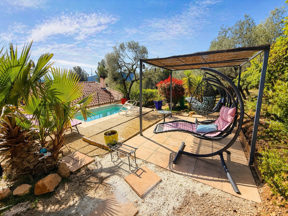 Maison de 101 m2 avec piscine sur une parcelle de 18 703 m2