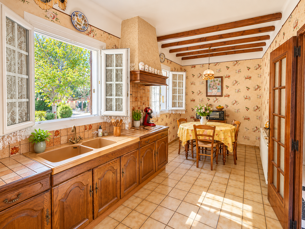 Vente Maison MAISON DE 150 M2 AVEC DEUX LOGEMENTS INDÉPENDANTS, GARAGE ET TERRAIN DE 644 M2 Sollies toucas