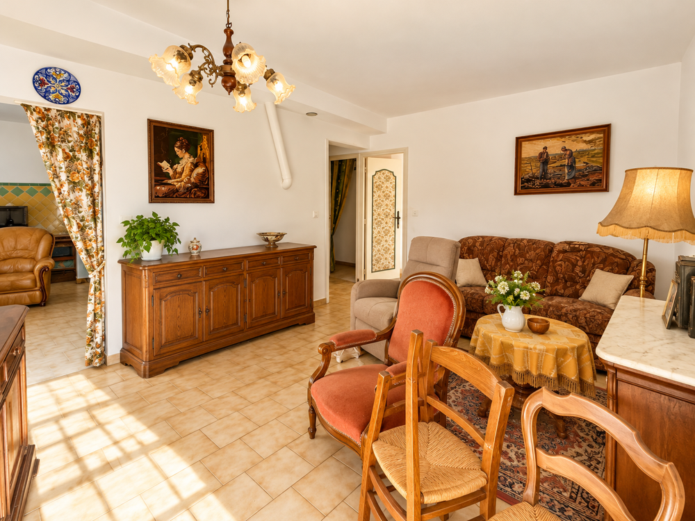 Vente Maison MAISON DE 150 M2 AVEC DEUX LOGEMENTS INDÉPENDANTS, GARAGE ET TERRAIN DE 644 M2 Sollies toucas