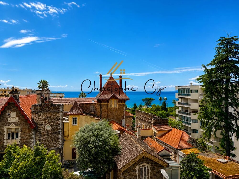BIEN RARE À LA VENTE  VUE MER À CANNES