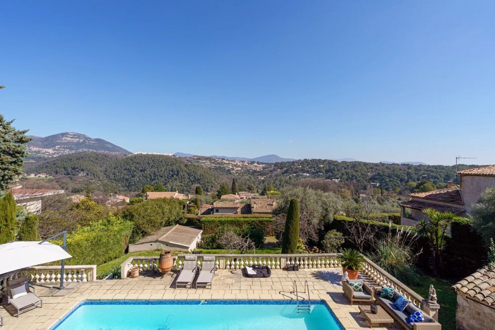 Villa d'Exception à Vence : Vue Spectaculaire, Calme Absolu et P