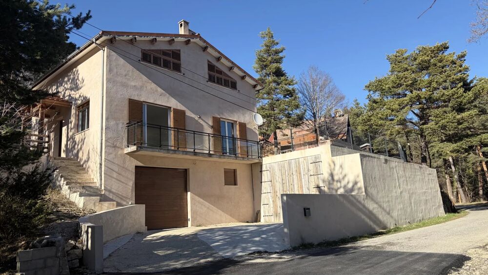 THORENC  Grande maison familiale 6 pièces avec 160 m² d'annexes