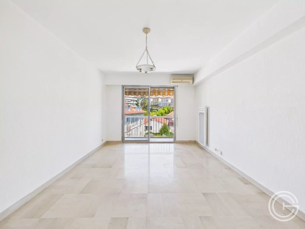 Location Appartement 2 PIECES VIDE - 167 AV SAINT LAMBERT - PROCHE LIBERATION Nice