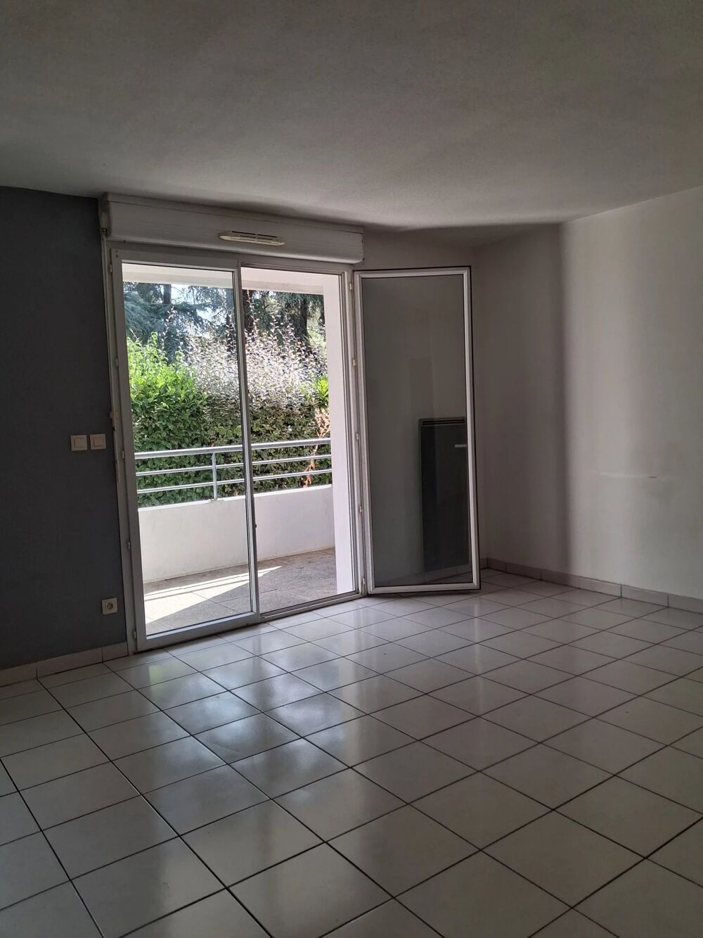 RAMONVILLE SAINT-AGNE / GRAND T2 AVEC GARAGE PRIVE