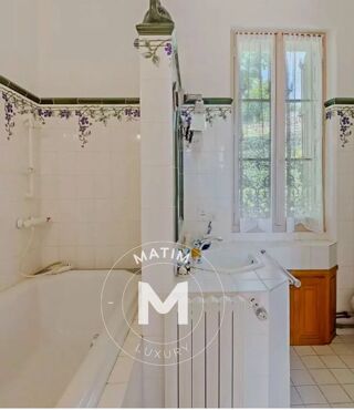  Propri�t�/ch�teau � vendre 8 pi�ces 400 m�