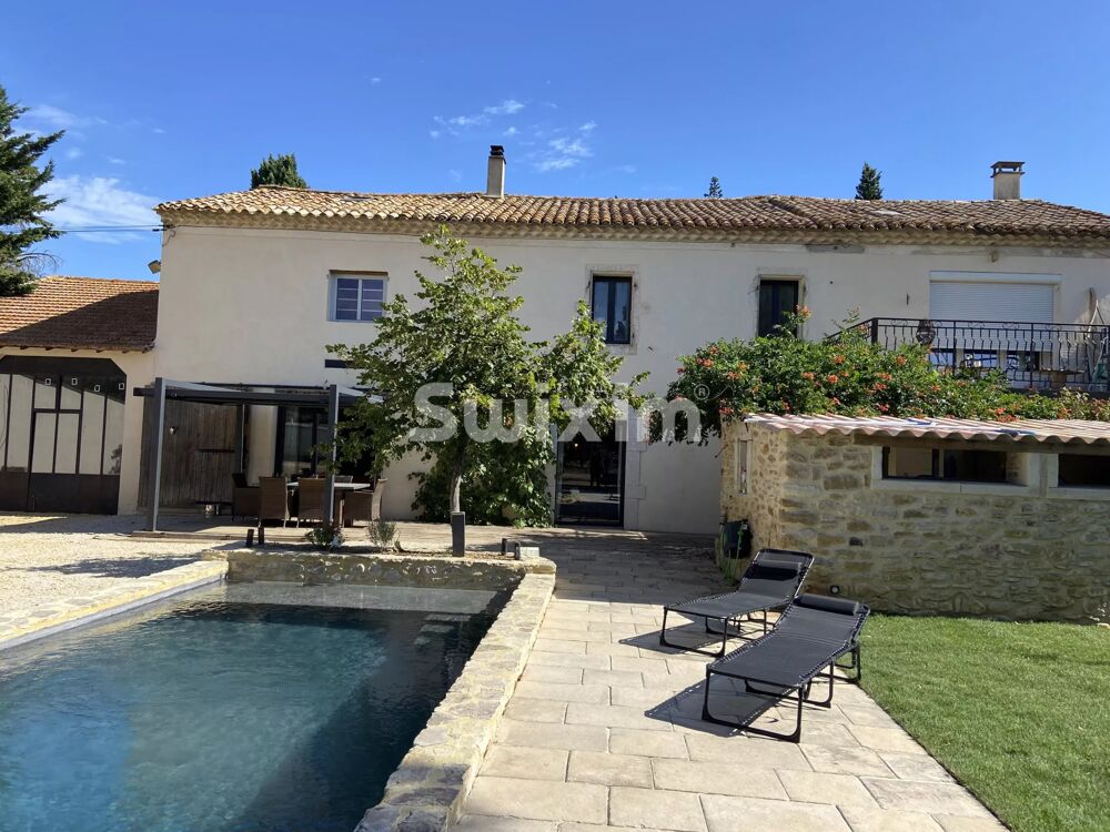 Proche Montélimar ancienne ferme rénovée avec trois appartements