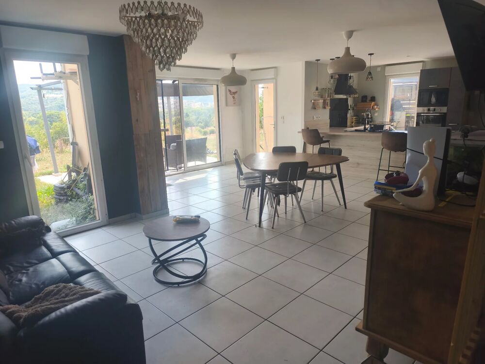 BELLE MAISON RECENTE AVEC JARDIN
