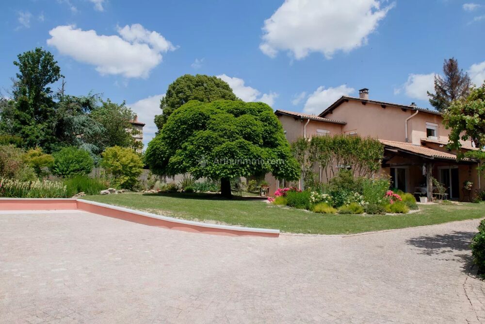 MAISON FAMIALLE A NEYRON LE HAUT -190 M²