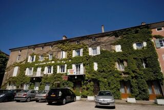  Villa à vendre 15 + pièces 697 m²