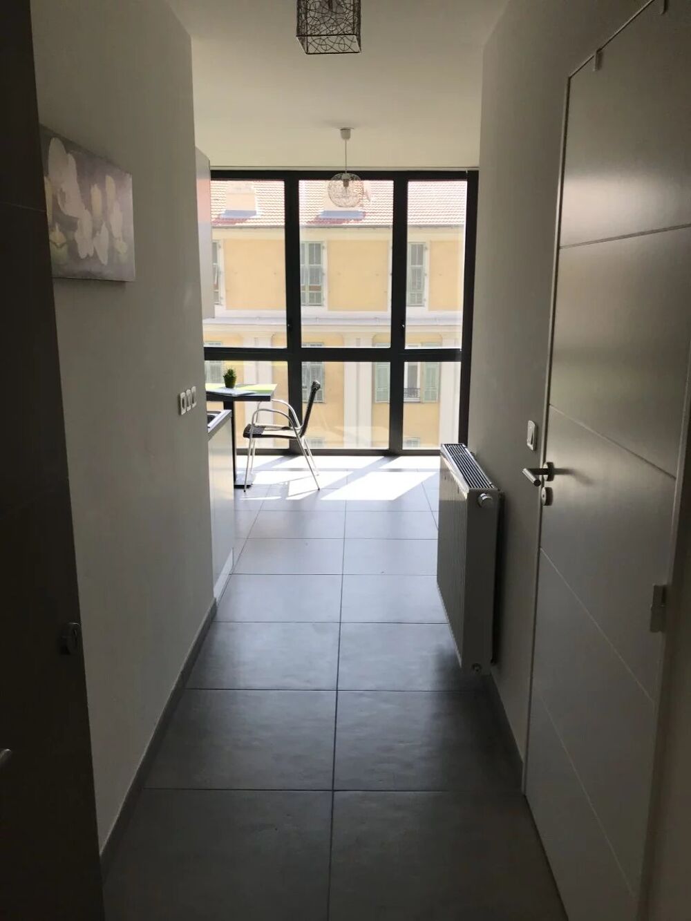 Location Appartement Studio de 24m² avec fenêtre bow-window Nice