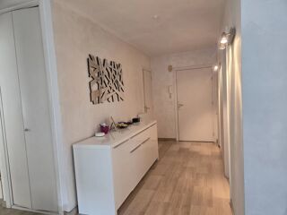  Appartement à louer 3 pièces 90 m²
