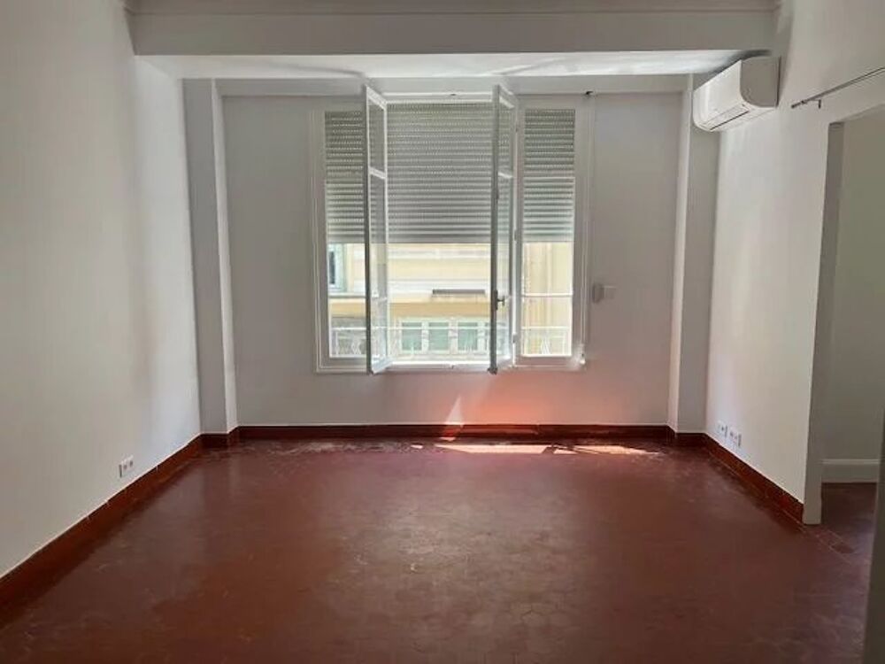 Location Appartement meublé : Antibes Centre – T1  meublé  proche commodités Antibes