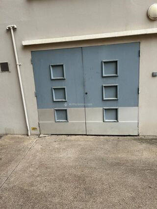  Parking / Garage à louer 