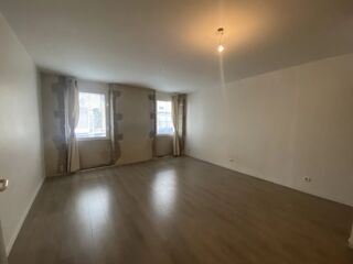  Appartement à louer 3 pièces 91 m²