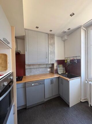  Appartement à louer 4 pièces 81 m²