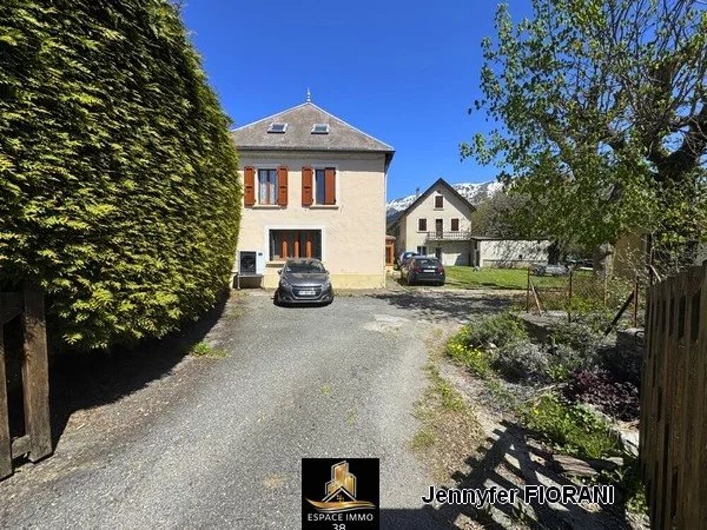 Maison 6 pièces 169 m² · à Pierre-Châtel · 169 m² · 180 000 €