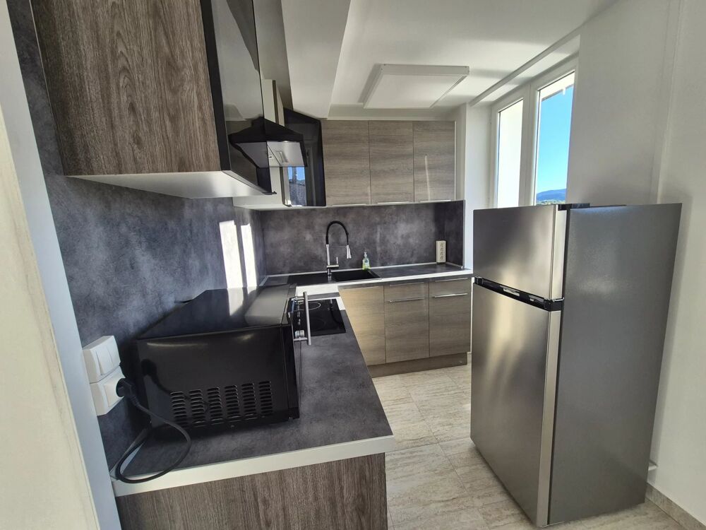 Appartement T4 rénové  3 chambres  Petite copropriété