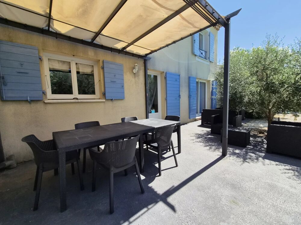 CHEVAL-BLANC  Villa récente avec piscine, 4 chambres et calme a
