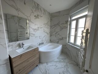 Maison à louer 7 pièces 160 m²