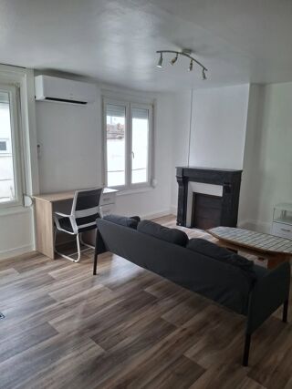  Appartement à louer 2 pièces 45 m²