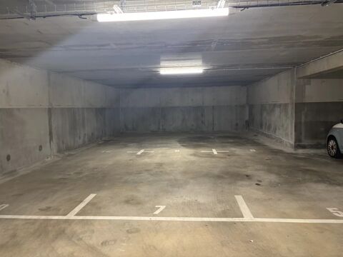  Parking / Garage  louer 