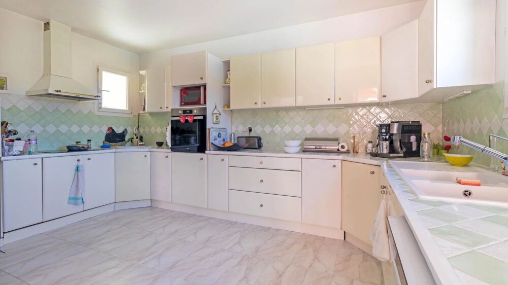 Vente Maison Maison 6 pièces de plain pied, piscine, vue dégagée, double car Roquebrune-sur-argens