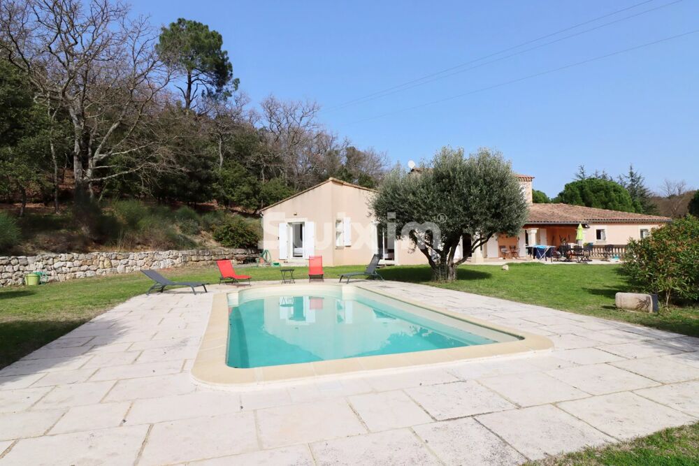 Au coeur d'un superbe Parc d'1,3 ha, arboré maison Provençale p