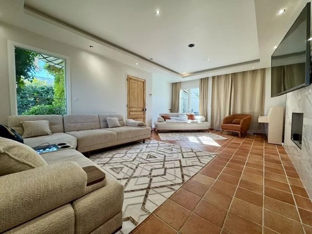 à vendre  Maison Saint-Raphaël (83700)