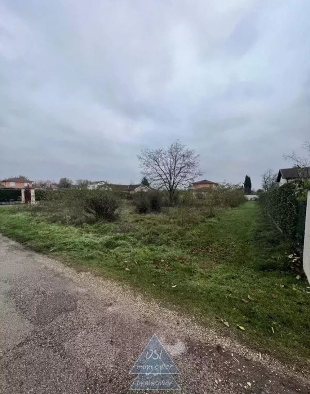 Vente Terrain Terrain constructible 660m² - Plat et sans vis à vis - Saint Mau Saint-maurice-de-gourdans