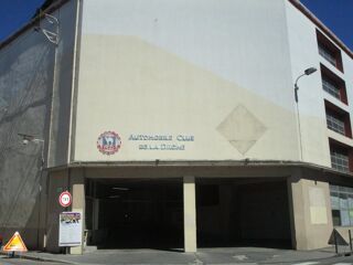  Parking / Garage � louer 