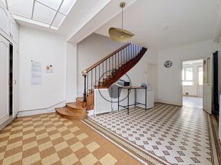  Appartement à louer 2 pièces 152 m²