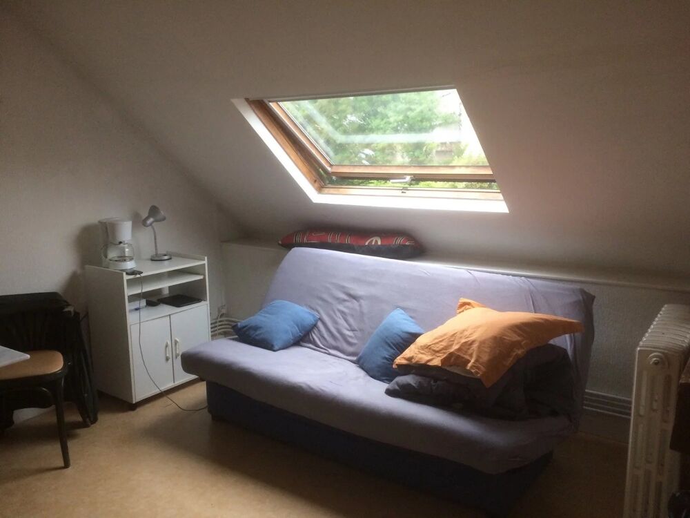Dernier sou, studio meublé