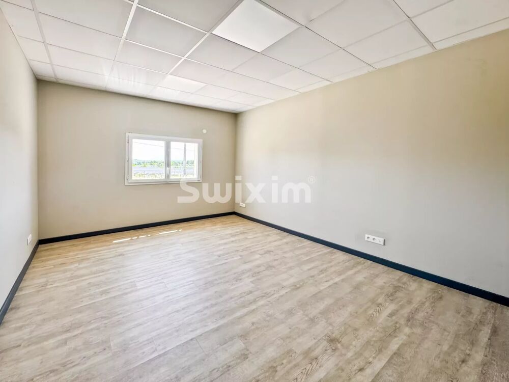   4 bureaux neuf avec parking sécurisé, cuisine. Saint-restitut