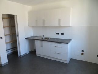  Appartement à louer 2 pièces 65 m²