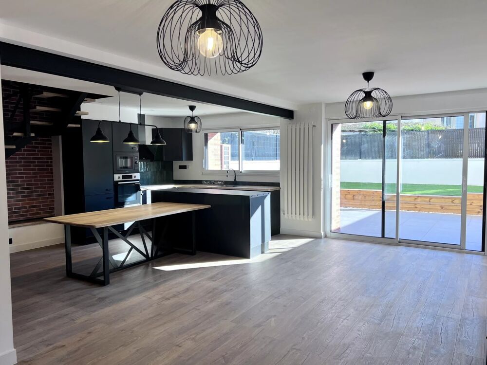 Vente Maison MAISON DE VILLE AVEC COUR ET TERRASSES À DEUX PAS DU CENTRE-VILL Beaumont