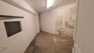  Parking / Garage à vendre 5 pièces 175 m²